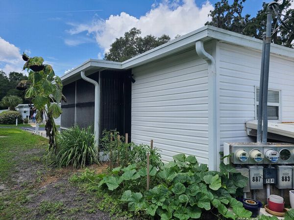 884 W Colonial Circle , Daytona Beach FL 32117