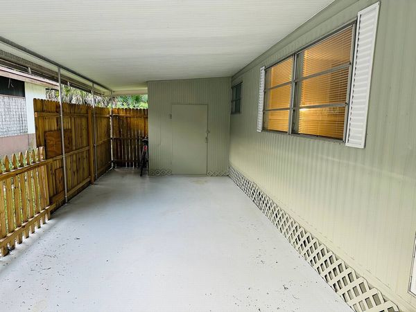 29 Twin Coach Ct., South Daytona FL 32119