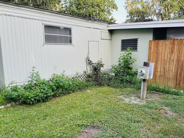 29 Twin Coach Ct., South Daytona FL 32119