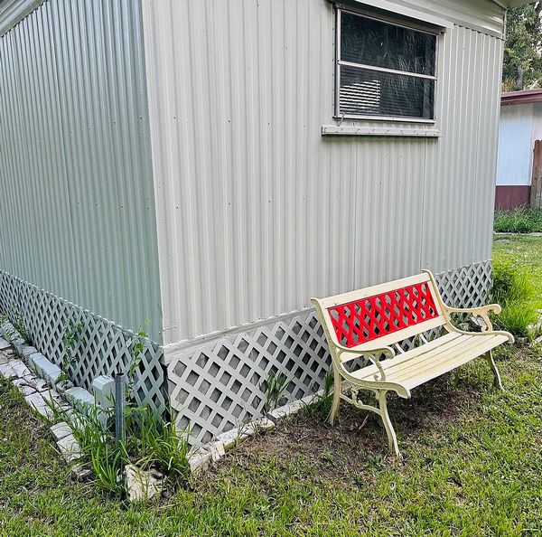 29 Twin Coach Ct., South Daytona FL 32119