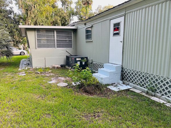 29 Twin Coach Ct., South Daytona FL 32119