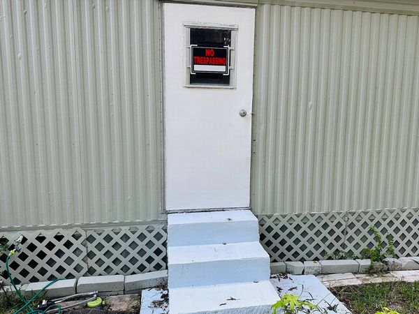 29 Twin Coach Ct., South Daytona FL 32119