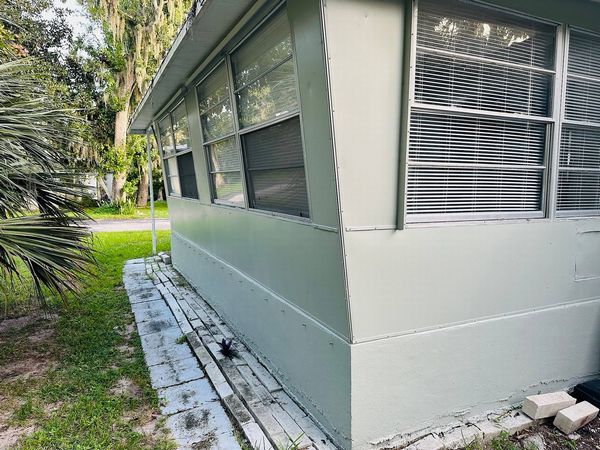 29 Twin Coach Ct., South Daytona FL 32119
