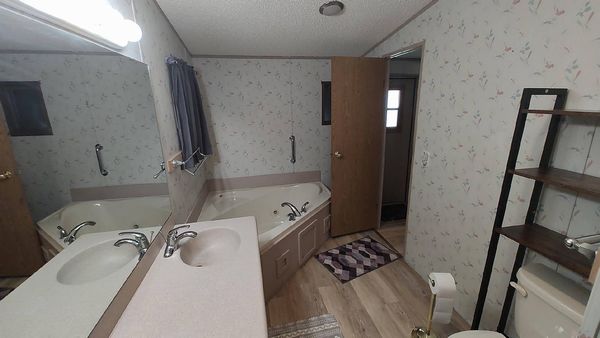 495 Honeysuckle Dr , Fruitland Park FL 34731