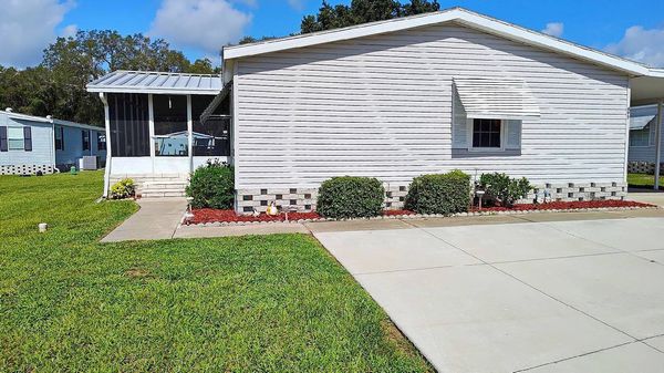 495 Honeysuckle Dr , Fruitland Park FL 34731