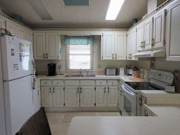 300 Cypress Square, Wildwood FL 34785