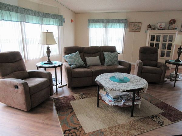 300 Cypress Square, Wildwood FL 34785