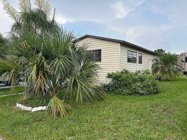 2336 Redwood Village St., Orange City FL 32763