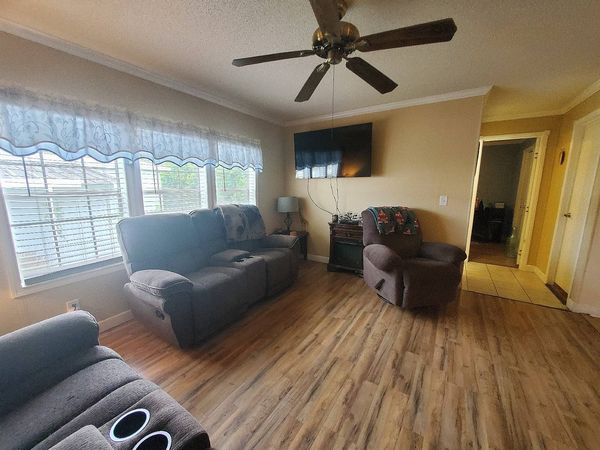 162 Hillsborough Ave , Sorrento FL 32776