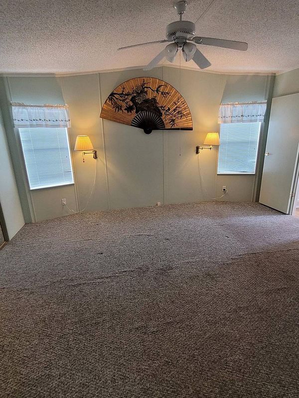 194 LA Gardinia , Edgewater FL 32141
