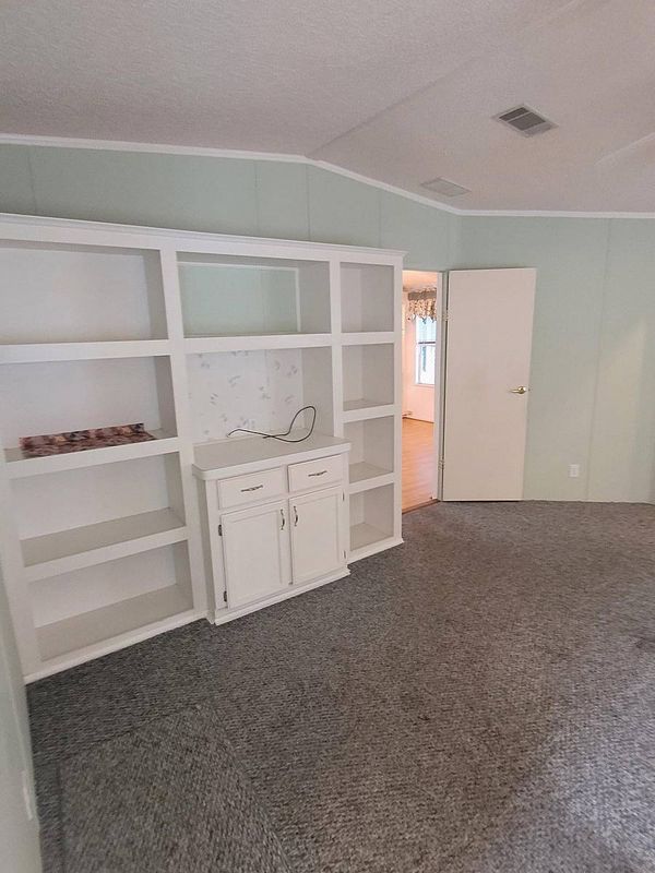 194 LA Gardinia , Edgewater FL 32141