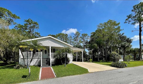 28 Newcastle Dr., Kissimmee FL 34746