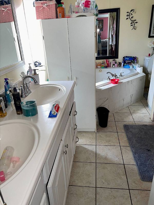 569 Clover Ln., Kissimmee FL 34746