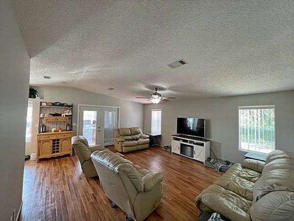 2 Conquistador St , Leesburg FL 34748