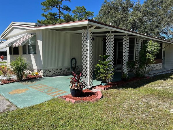 1077 Larkfield Dr, DeLand FL 32724