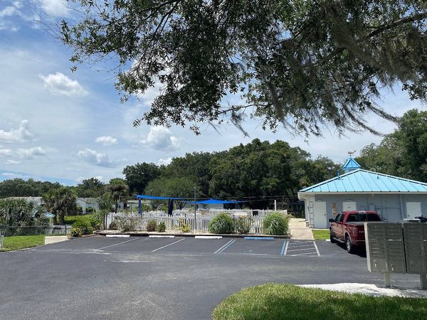 199 Landing Dr, Leesburg FL 34748