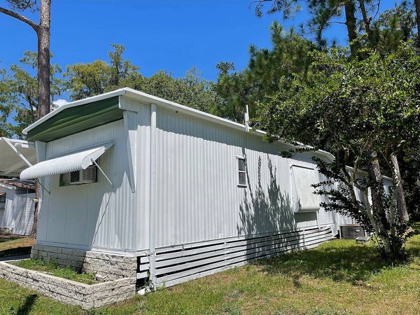 198 London Dr., Kissimmee FL 34746