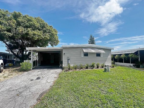 154 East Sterling Way, Leesburg FL 34788