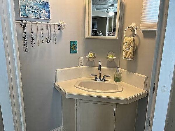196 Arbor Lane, Vero Beach FL 32960