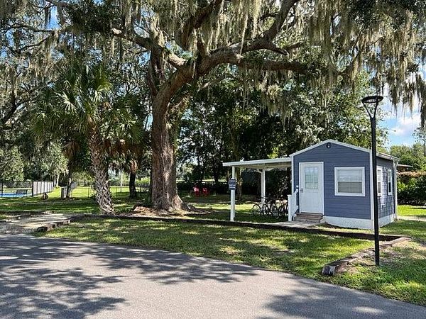 12129 Grand Oak Lane, Oxford FL 34484