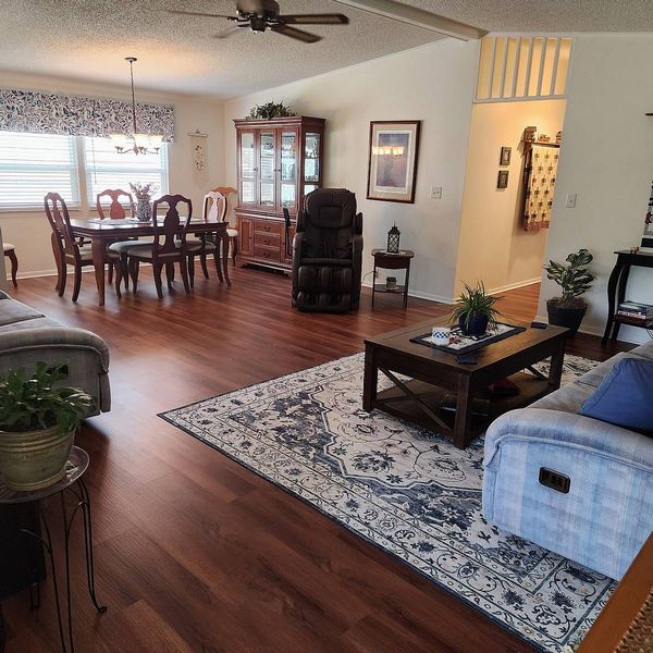 674 Pineview Dr, Orange City FL 32763
