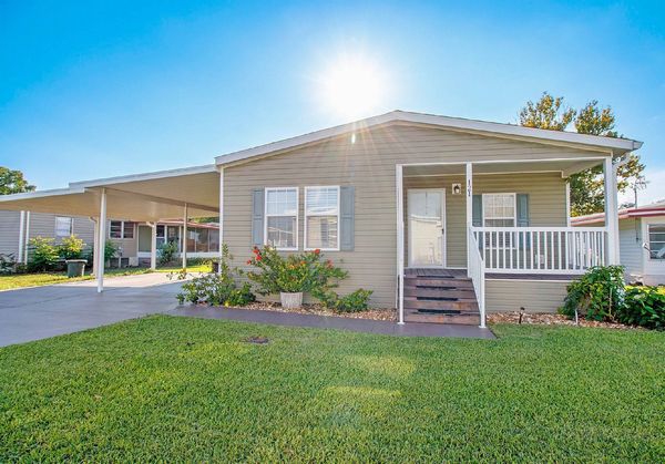 121 S Lake Dr, Leesburg FL 34788