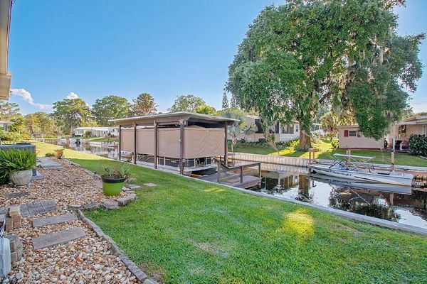 121 S Lake Dr, Leesburg FL 34788