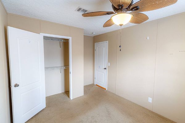121 S Lake Dr, Leesburg FL 34788