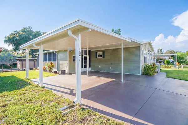 121 S Lake Dr, Leesburg FL 34788