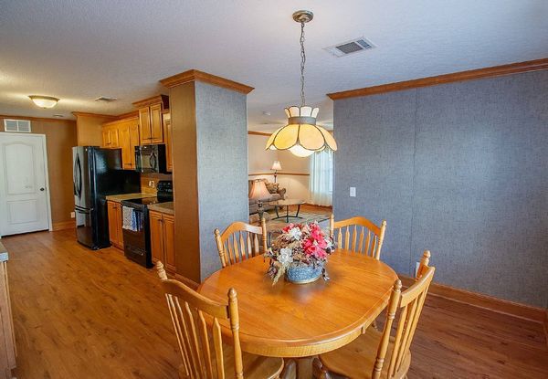 121 S Lake Dr, Leesburg FL 34788