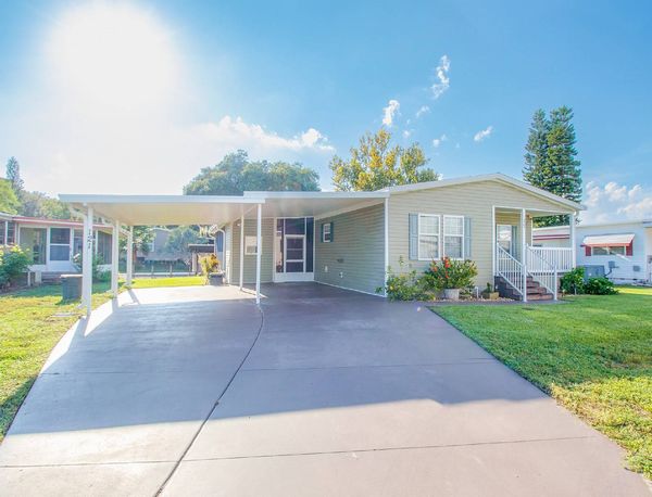 121 S Lake Dr, Leesburg FL 34788