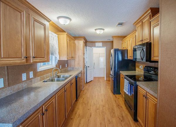 121 S Lake Dr, Leesburg FL 34788