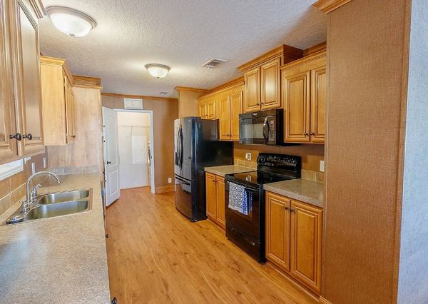 121 S Lake Dr, Leesburg FL 34788