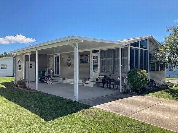 1120 Cypress Dr, Wildwood FL 34785