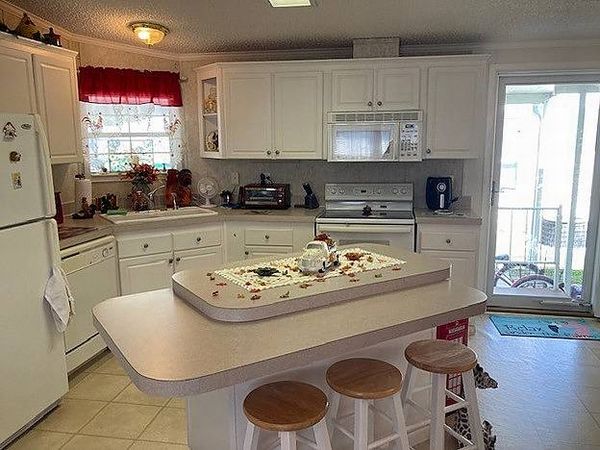 1120 Cypress Dr, Wildwood FL 34785