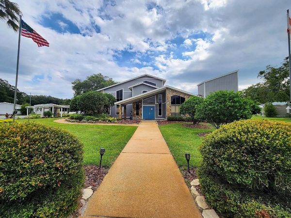 1120 Cypress Dr, Wildwood FL 34785