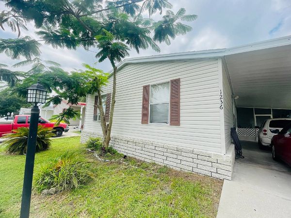 1236 Windmill Grove Cir, Lot 327, Orlando FL 32828