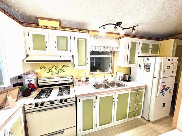 1983 Fortune Rd E-9, Kissimmee FL 34744