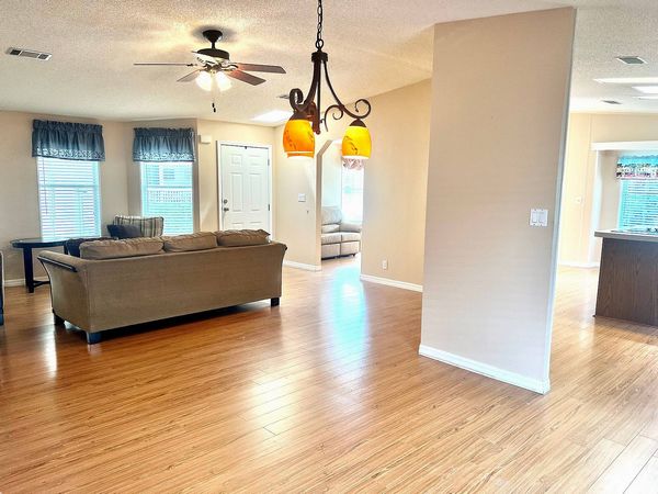 3625 Wonderland Park Ln., Kissimmee FL 34746