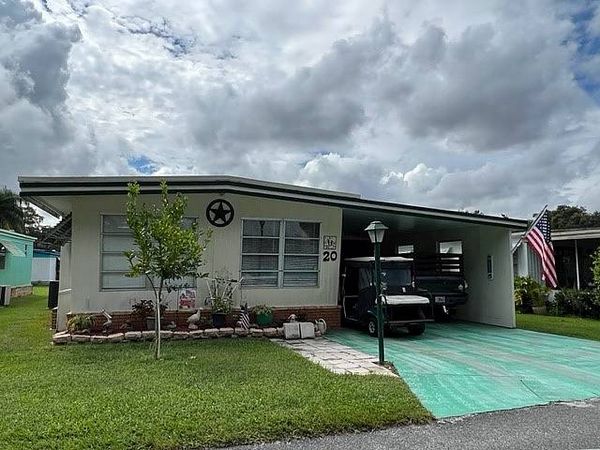 20 Kings Blvd, Leesburg FL 34748