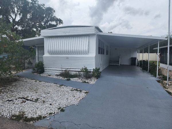 30 Holly Dr, Tavares FL 32778