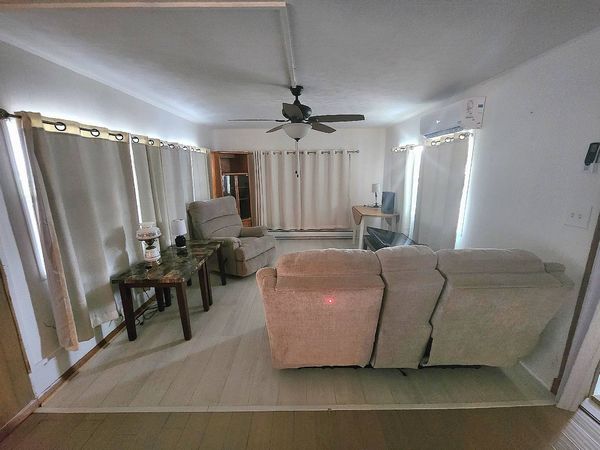 30 Holly Dr, Tavares FL 32778