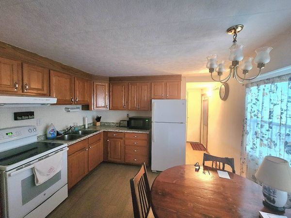 30 Holly Dr, Tavares FL 32778