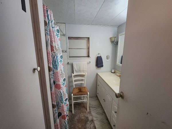30 Holly Dr, Tavares FL 32778