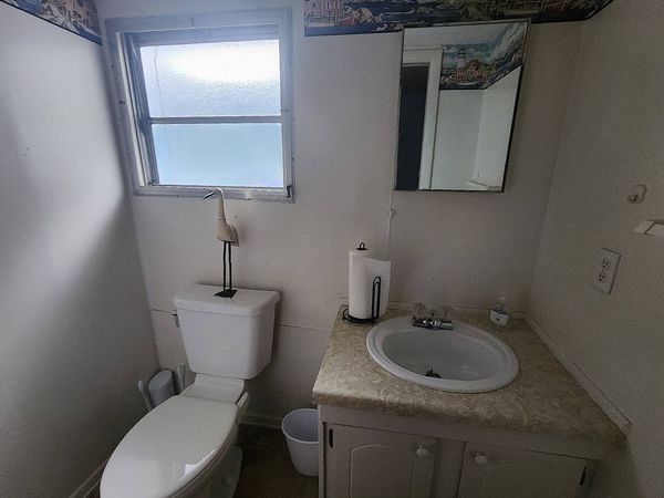30 Holly Dr, Tavares FL 32778