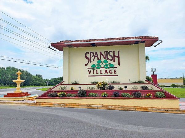 5100 El Adobe Dr, Leesburg FL 34748