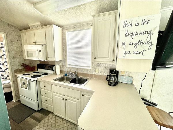 825 Owl Ln., Kissimmee FL 34746